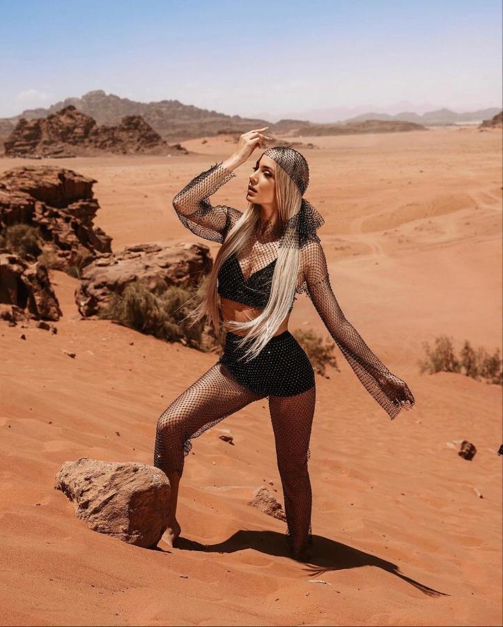 Sun Luxury Camp &Tour Apartment Wadi Rum Exterior photo