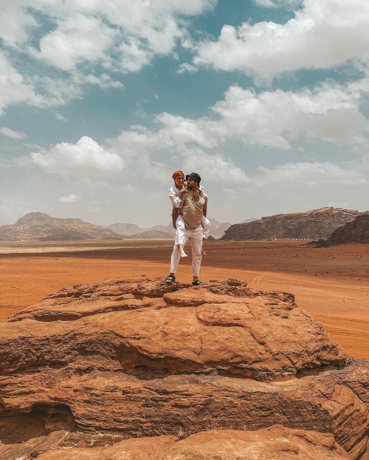 Sun Luxury Camp &Tour Apartment Wadi Rum Exterior photo